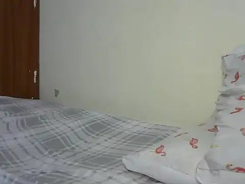 Snapshot of prettygurl- chatting on June 19, 10:24 pm prettygurl- online show from June 19, 10:24 pm
