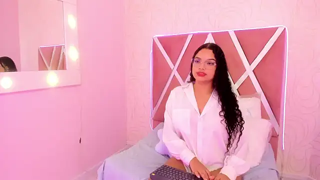 Snapshot of natalyy_rose chatting on August 3, 8:56 pm natalyy rose online show from August 3, 8:56 pm