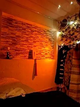Snapshot of _valerianam chatting on June 23, 4:32 am valerianam online show from June 23, 4:32 am