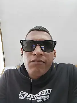 Snapshot of Juniorluzardo chatting on July 10, 5:37 pm Juniorluzardo online show from July 10, 5:37 pm