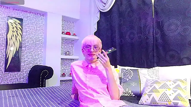 axell stone  online show from August 1, 9:35 pm