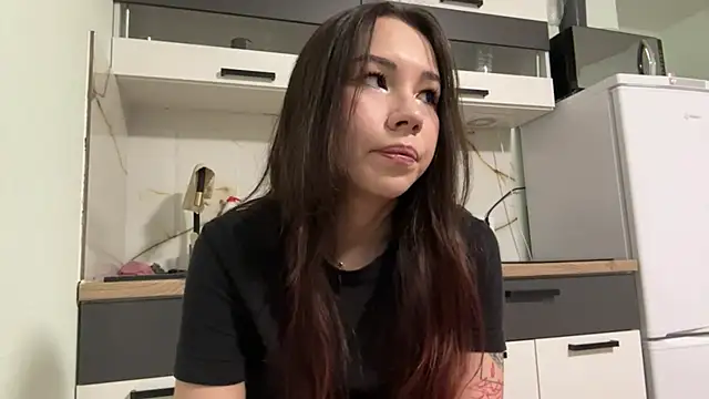 Snapshot of HotGirlMilla chatting on June 24, 7:57 pm HotGirlMilla online show from June 24, 7:57 pm