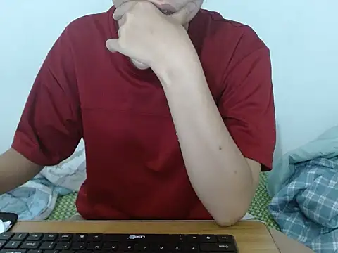 Snapshot of ThuyTien279 chatting on July 7, 5:39 pm ThuyTien279 online show from July 7, 5:39 pm