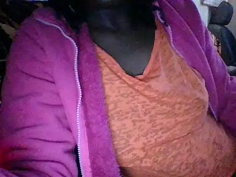 Snapshot of lucyswee chatting on July 19, 5:00 am lucyswee online show from July 19, 5:00 am
