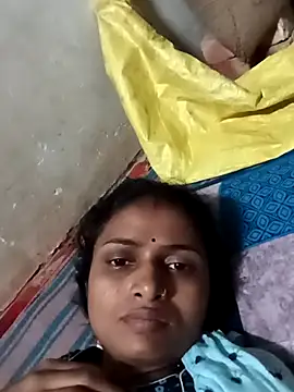 Snapshot of Smritiii chatting on July 1, 7:21 am Smritiii online show from July 1, 7:21 am