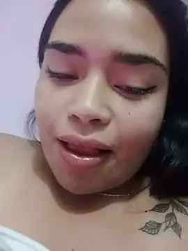 Snapshot of Violett_Cinnamon chatting on July 2, 2:22 am Violett Cinnamon online show from July 2, 2:22 am