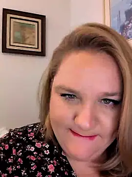 Snapshot of Jonesinjil chatting on June 22, 12:24 am Jonesinjil online show from June 22, 12:24 am