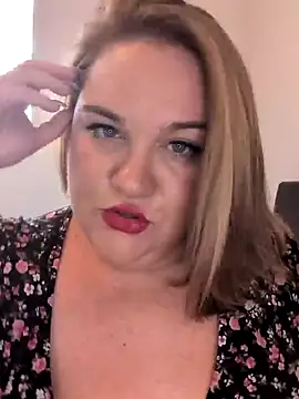 Snapshot of Jonesinjil chatting on July 1, 7:02 pm Jonesinjil online show from July 1, 7:02 pm