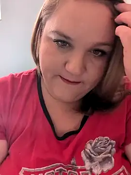 Snapshot of Jonesinjil chatting on August 7, 8:22 pm Jonesinjil online show from August 7, 8:22 pm