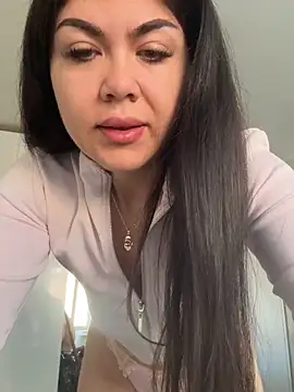 LoveYou2899 online show from June 16, 5:10 am
