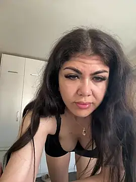 LoveYou2899 online show from June 28, 7:03 am