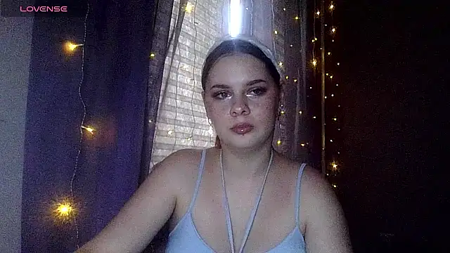 dakota charm  online show from June 27, 10:53 am