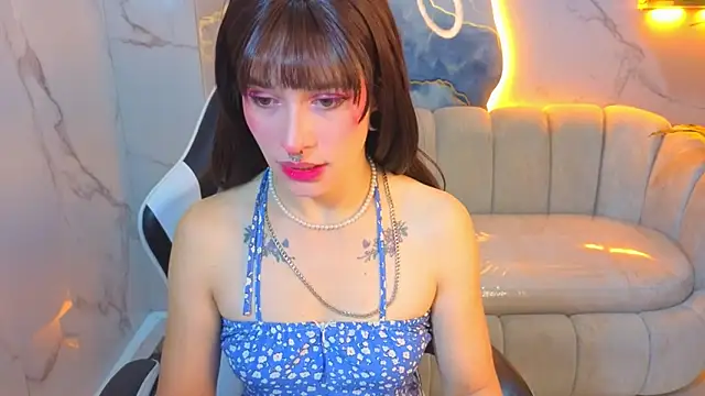 Snapshot of Lily_Tx chatting on June 21, 12:41 pm Lily Tx online show from June 21, 12:41 pm