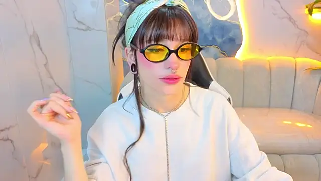 Snapshot of Lily_Tx chatting on July 14, 12:44 pm Lily Tx online show from July 14, 12:44 pm