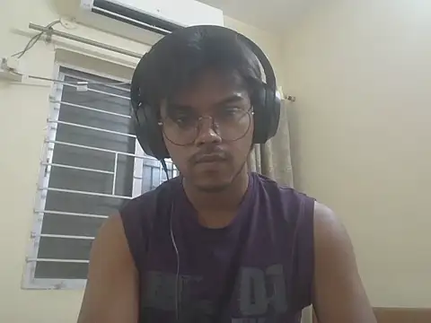 Snapshot of shady093 chatting on June 15, 6:43 pm shady093 online show from June 15, 6:43 pm