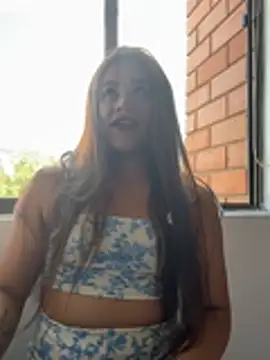 annieevans- online show from June 19, 8:56 pm
