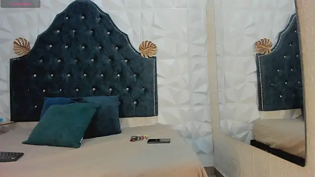 Chloe moon1 online show from August 1, 9:03 pm