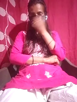 Snapshot of Desi_madamm chatting on June 20, 10:07 am Desi madamm online show from June 20, 10:07 am