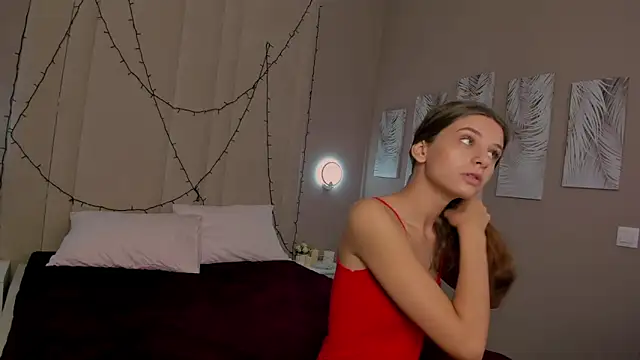 Snapshot of Lola_lovesss chatting on July 2, 2:22 am Lola lovesss online show from July 2, 2:22 am