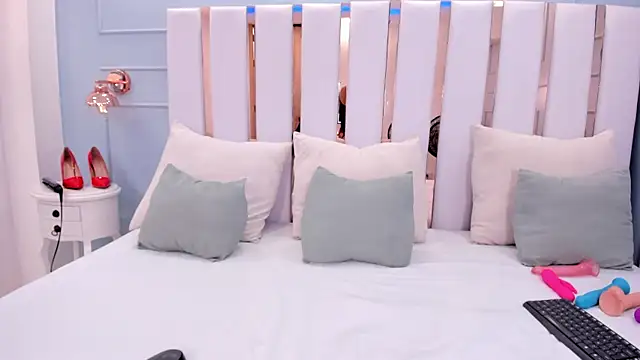alana gloow online show from July 24, 10:41 pm