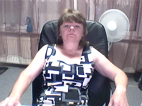 Snapshot of MoonLady40 chatting on June 26, 8:19 am MoonLady40 online show from June 26, 8:19 am