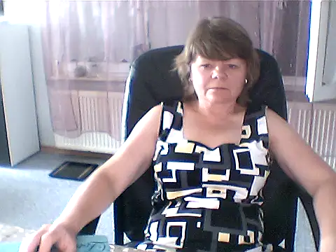 Snapshot of MoonLady40 chatting on June 30, 10:16 am MoonLady40 online show from June 30, 10:16 am