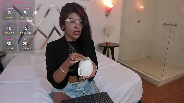 Snapshot of Sky_Collins_ chatting on July 29, 7:56 pm Sky Collins online show from July 29, 7:56 pm