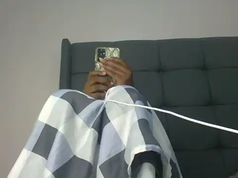 Black prettty online show from July 12, 7:32 am