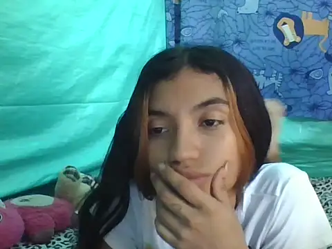 canelita0510 online show from June 20, 8:33 pm
