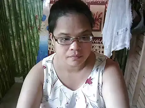 Snapshot of hottiebabe41 chatting on June 25, 2:00 am hottiebabe41 online show from June 25, 2:00 am