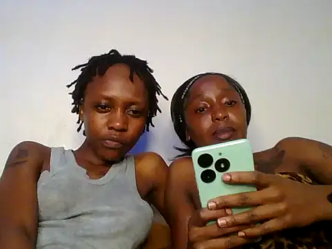 Snapshot of Pretty-Caramel1 chatting on July 22, 9:28 pm Pretty-Caramel1 online show from July 22, 9:28 pm