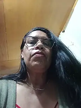 Snapshot of Emilif_ chatting on June 20, 12:47 am Emilif online show from June 20, 12:47 am