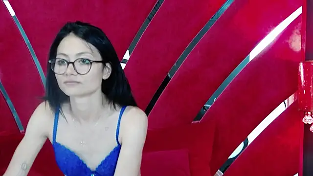 MayaLeey online show from June 15, 4:20 pm