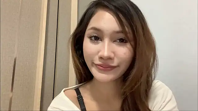 Snapshot of pinq_love chatting on June 16, 10:29 am pinq love online show from June 16, 10:29 am