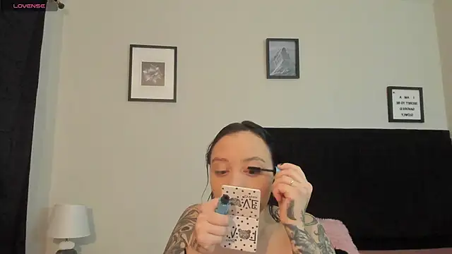 Sara B online show from August 5, 6:22 pm