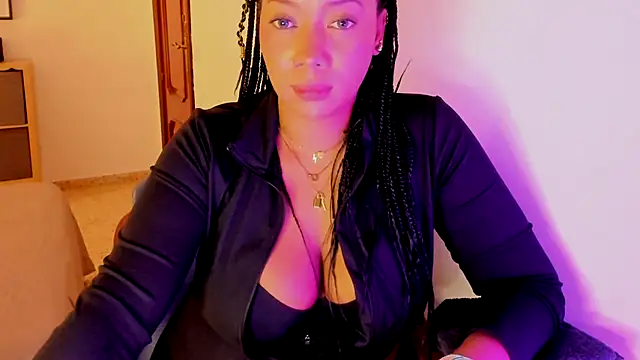 NicolePasqualott online show from October 5, 7:45 pm