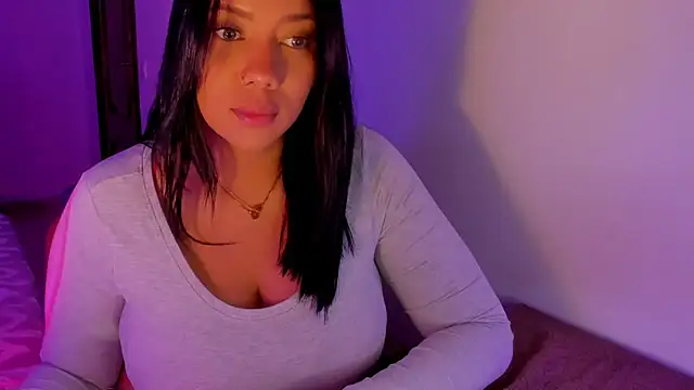 NicolePasqualott online show from May 7, 8:58 pm