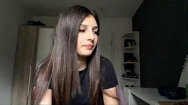 Snapshot of SpanishRooter chatting on July 8, 6:51 am SpanishRooter online show from July 8, 6:51 am