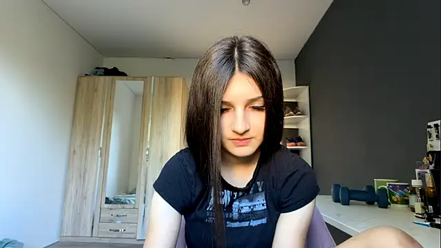 Snapshot of SpanishRooter chatting on July 29, 7:17 am SpanishRooter online show from July 29, 7:17 am