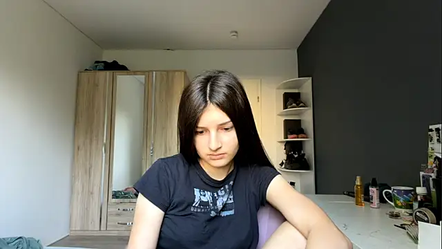 Snapshot of SpanishRooter chatting on July 30, 7:07 am SpanishRooter online show from July 30, 7:07 am