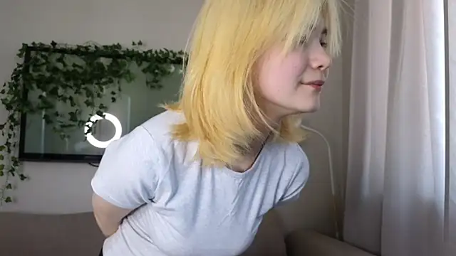 Emily Miu online show from June 16, 2:58 am