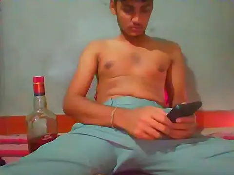 Snapshot of Adityasighn chatting on July 20, 10:29 am Adityasighn online show from July 20, 10:29 am