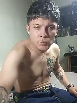 Snapshot of liam_hot77 chatting on June 28, 11:22 pm liam hot77 online show from June 28, 11:22 pm