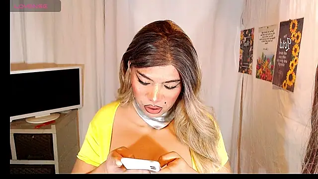 Snapshot of AnacondaCockSelfsucker chatting on August 5, 6:05 am AnacondaCockSelfsucker online show from August 5, 6:05 am