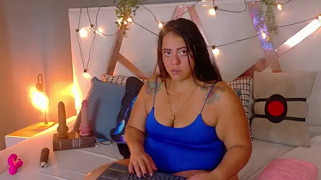 ShelyEvans   online show from August 4, 12:03 am