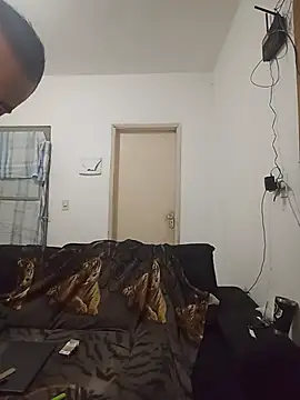 Edneishenrique online show from June 16, 6:49 am