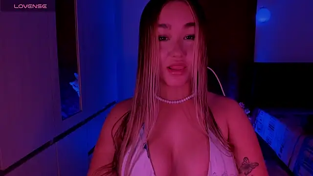 Samantha ConnorX online show from June 18, 6:45 pm