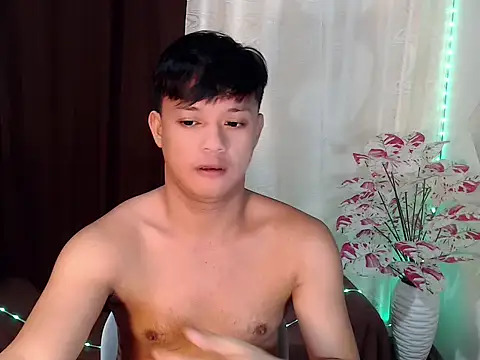 Snapshot of kingdomcum96 chatting on July 6, 10:23 pm kingdomcum96 online show from July 6, 10:23 pm