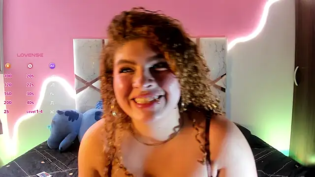Kiara velez online show from July 31, 12:59 pm