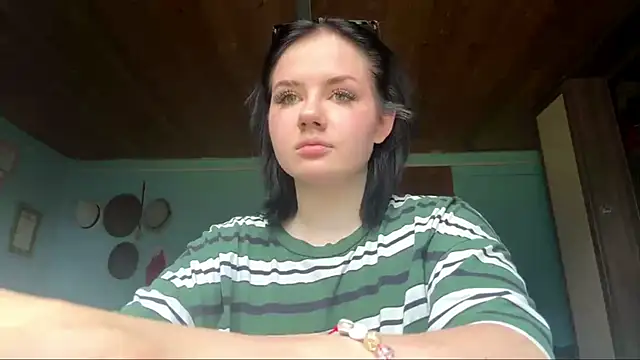 Snapshot of AnnelieseRamirel chatting on June 19, 9:57 am AnnelieseRamirel online show from June 19, 9:57 am